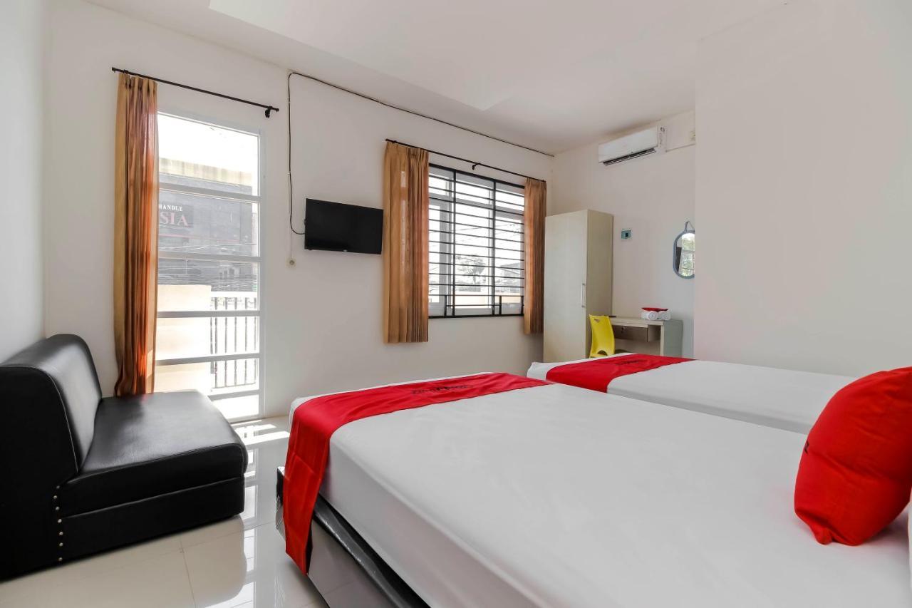 Reddoorz At Tara Homestay Palembang Exterior photo