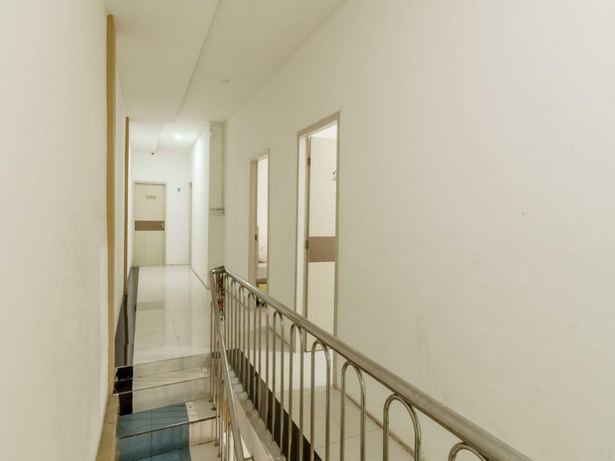 Reddoorz At Tara Homestay Palembang Exterior photo